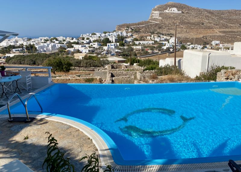Hotel with pool and views in Chora, Folegandros.