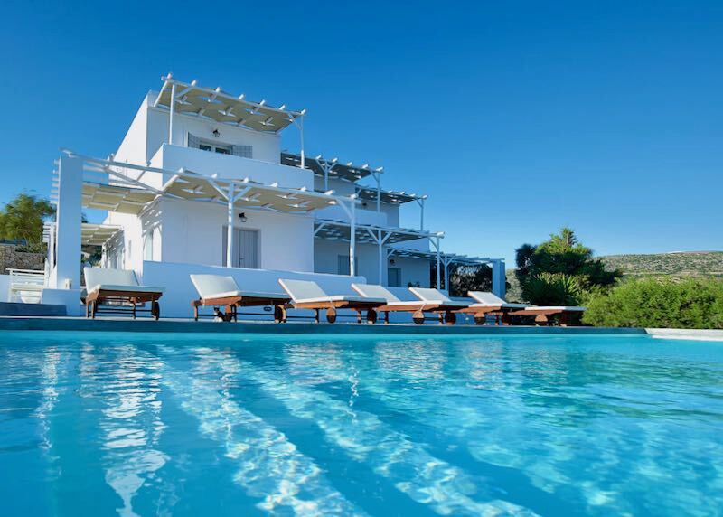 Pool and exterior of Villa Gallis hotel in Milos
