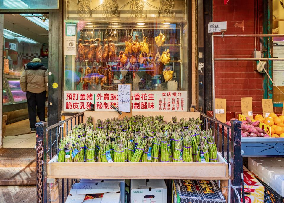 Food tour of Chinatown New York.