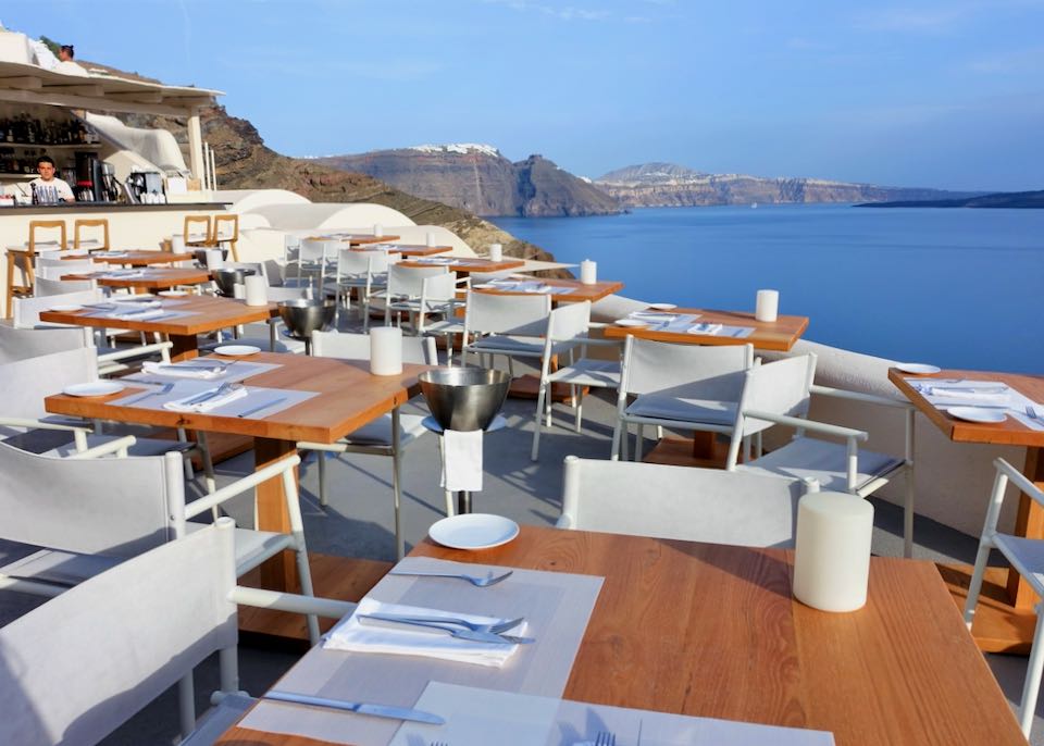 Best caldera restaurant at Santorini hotel.