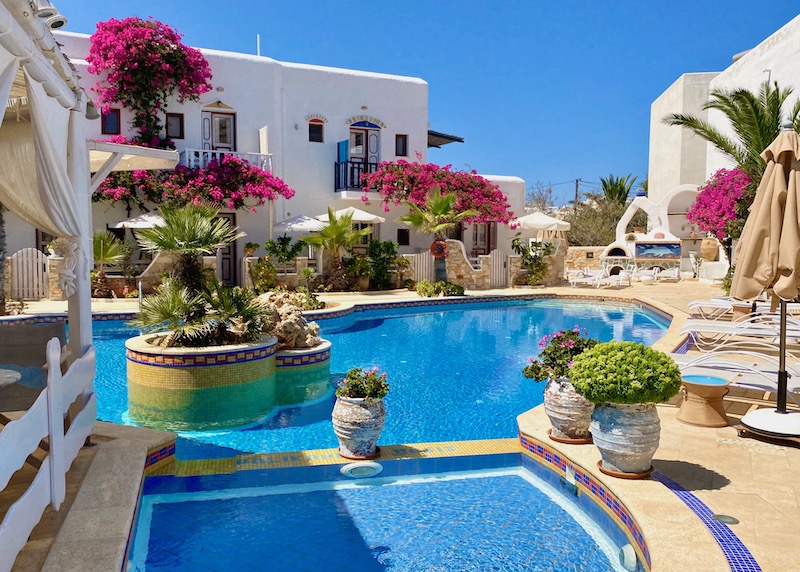 The pool and jacuzzi at Polikandia Hotel in Chora, Folegandros
