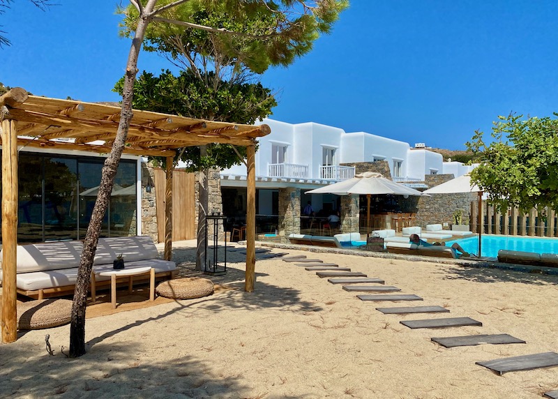 Beachfront and pool at Bill and Coo Coast Suites in Agios Ioannis, Mykonos