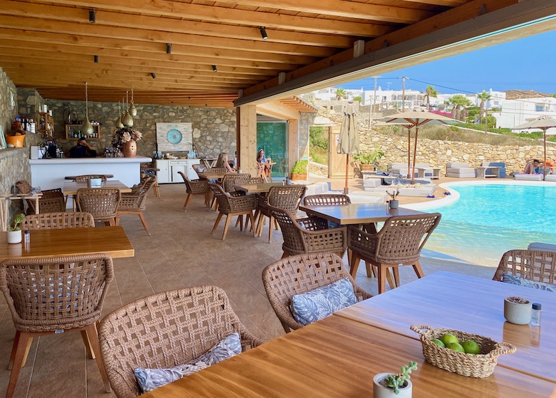 Restaurant and pool at Salty Houses in Kalo Livadi in Mykonos