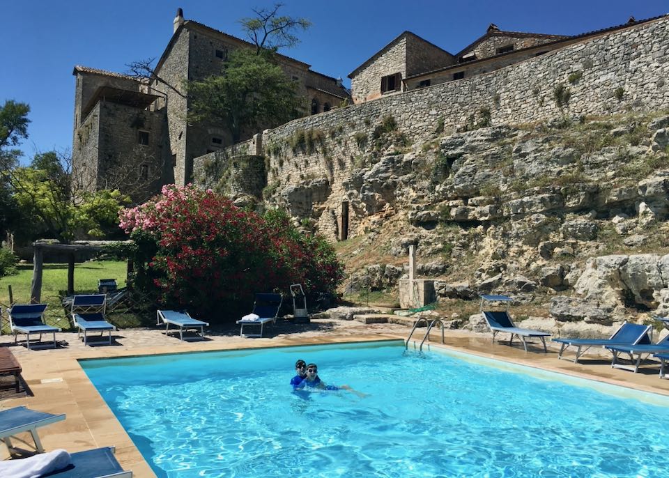 Agristurismo hotel with pool in Umbria.