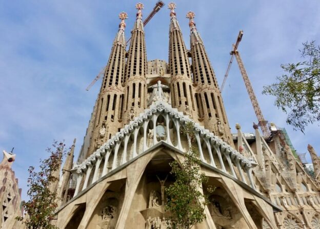 Barcelona Travel Guide - When to visit, Where to go, What to do