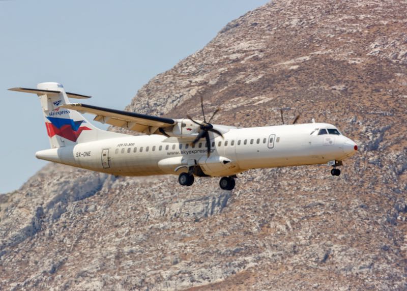 Flights between Mykonos and Santorini.