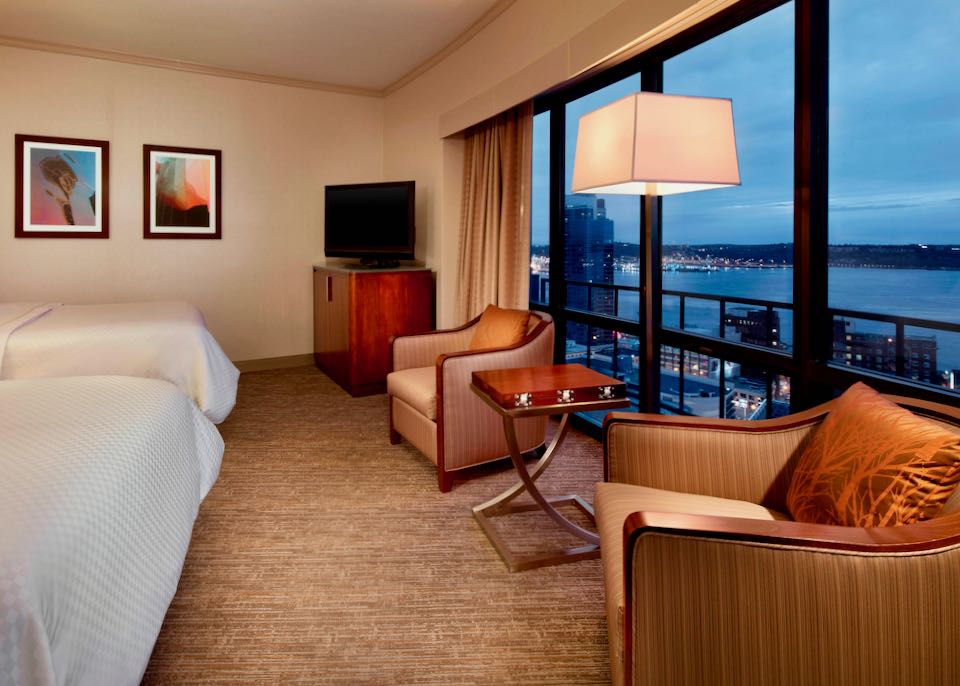 5-star hotel in Seattle.