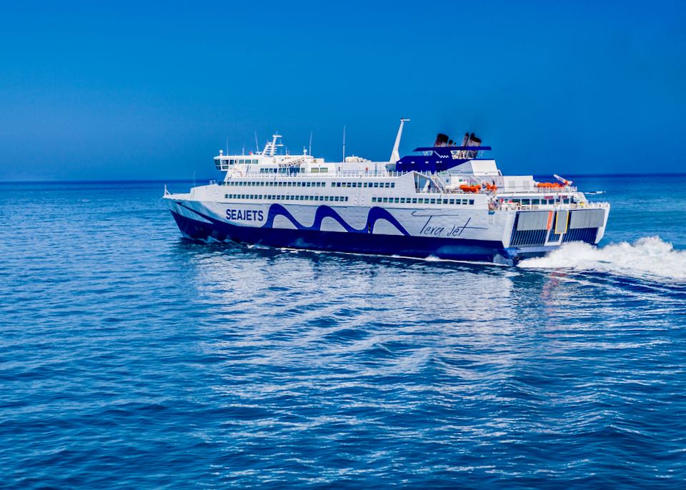Best ferry from Milos to Athens.