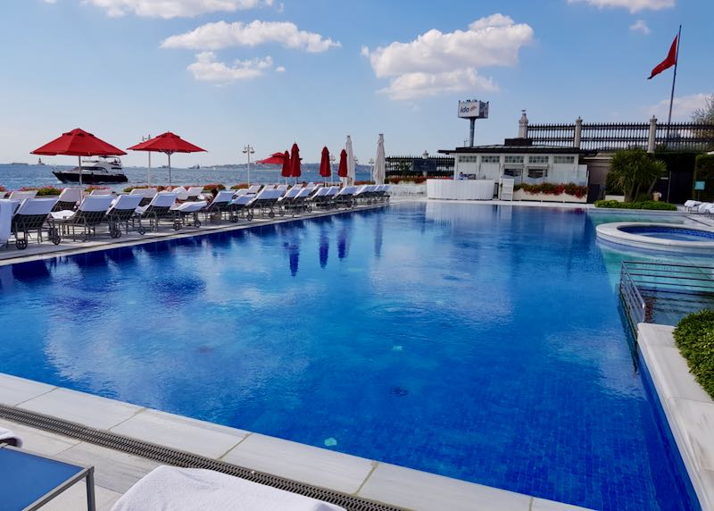 Family hotel with pool in Istanbul.