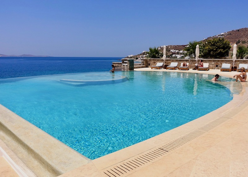 Pool with a sea view at Anax Resort and Spa on Agios Ioannis Beach in Mykonos