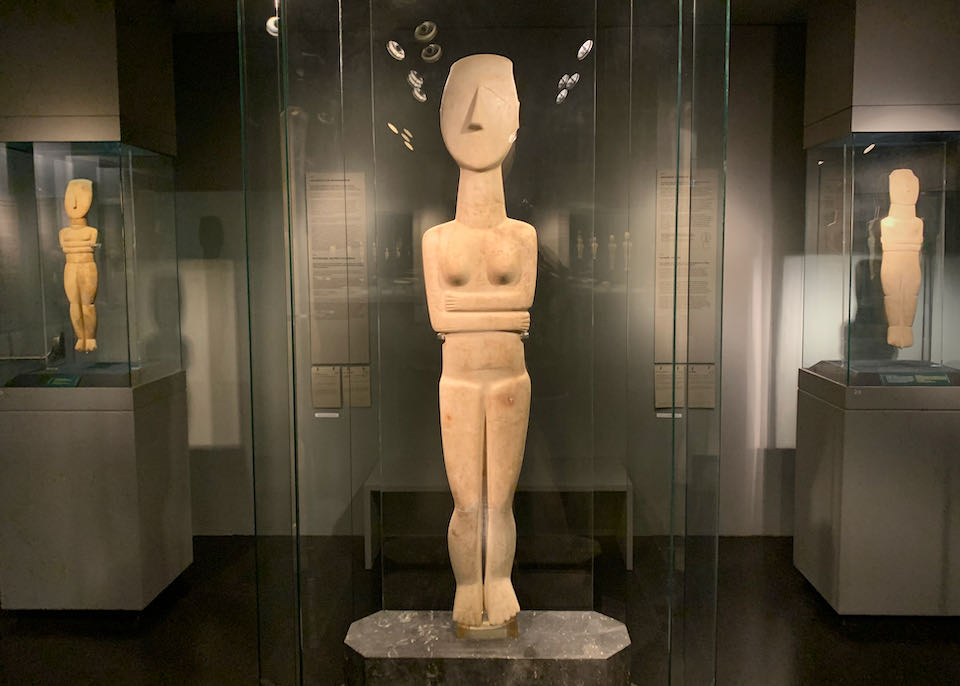 Early Cycladic figure of a human