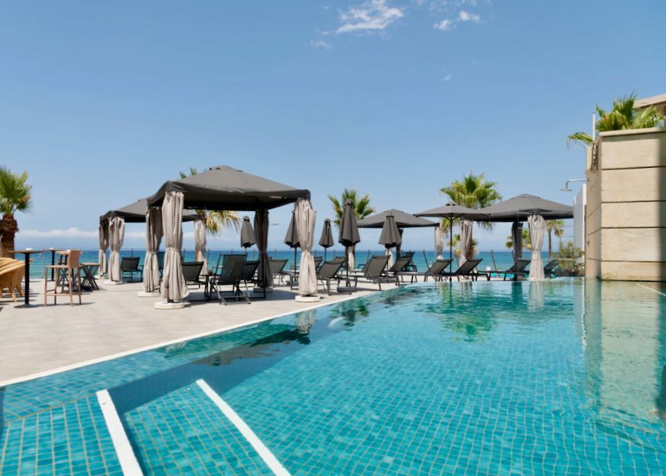 Rethymnon beach hotel with pool.