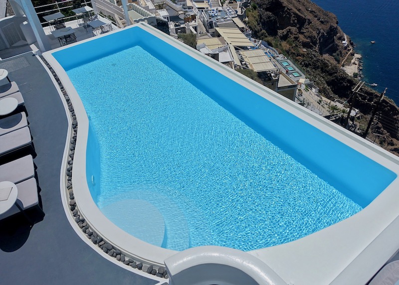 Infinity pool at Cosmopolitan Suites in Fira, Santorini