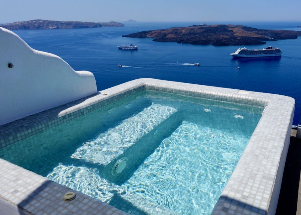 Santorini hotel with meals.