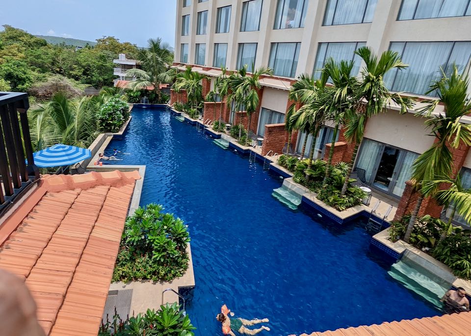 5-star resort with pool in Goa.