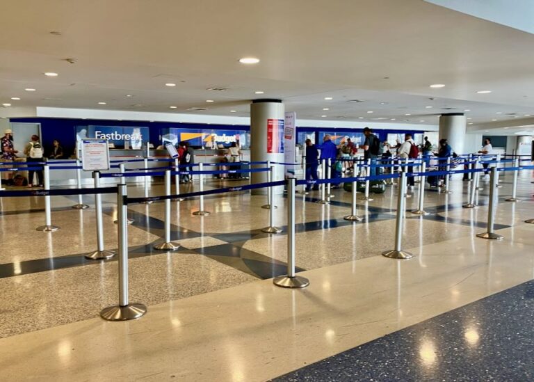 CAR RENTAL at FORT LAUDERDALE AIRPORT - Ft Lauderdale Car Rentals 41 768x549