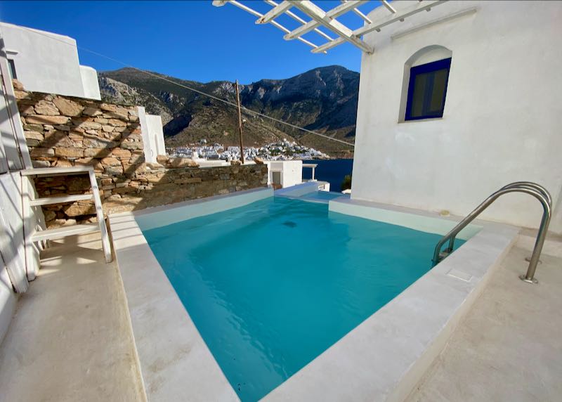 Hotel with view and private pool in Sifnos.