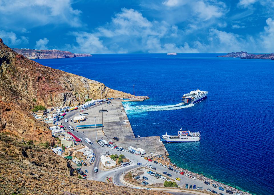 Location of Santorini ferry port.