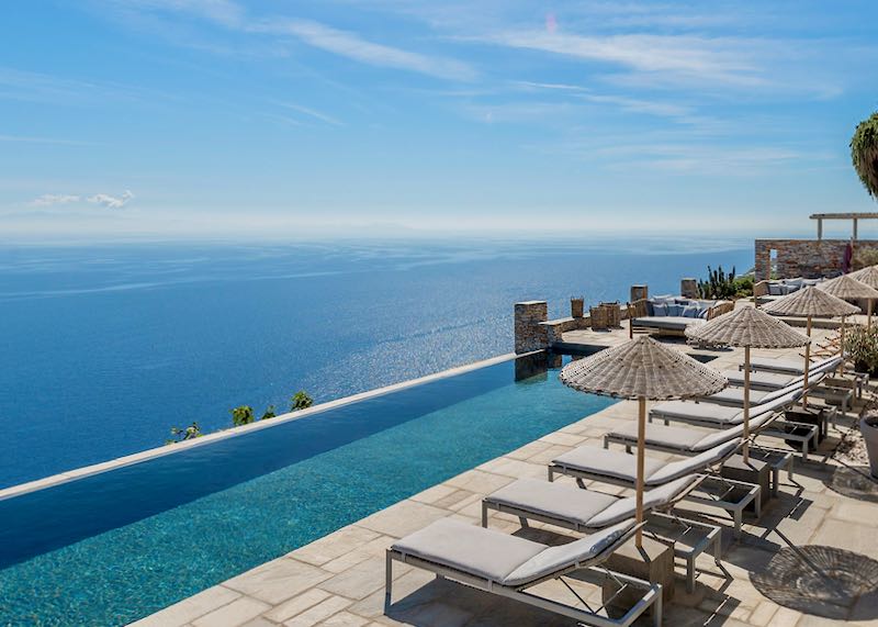 4-star Sifnos hotel with infinity pool.