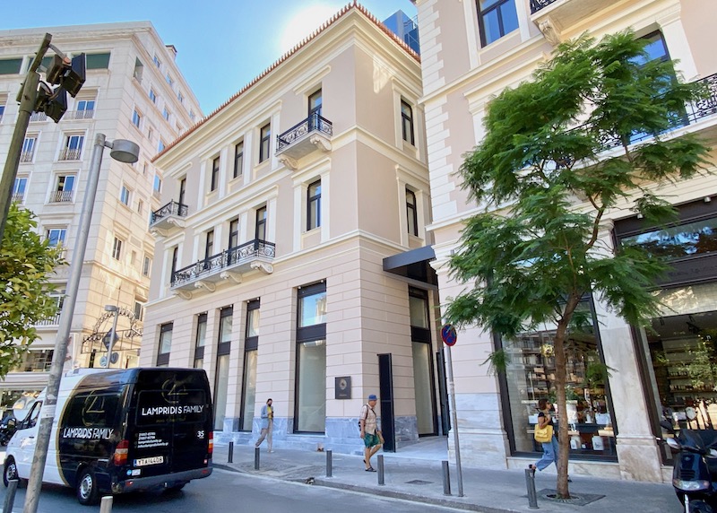 Exterior of xenodocheio Milos hotel in City Center, Athens