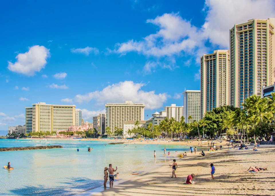 Where to stay on Honolulu Beach.
