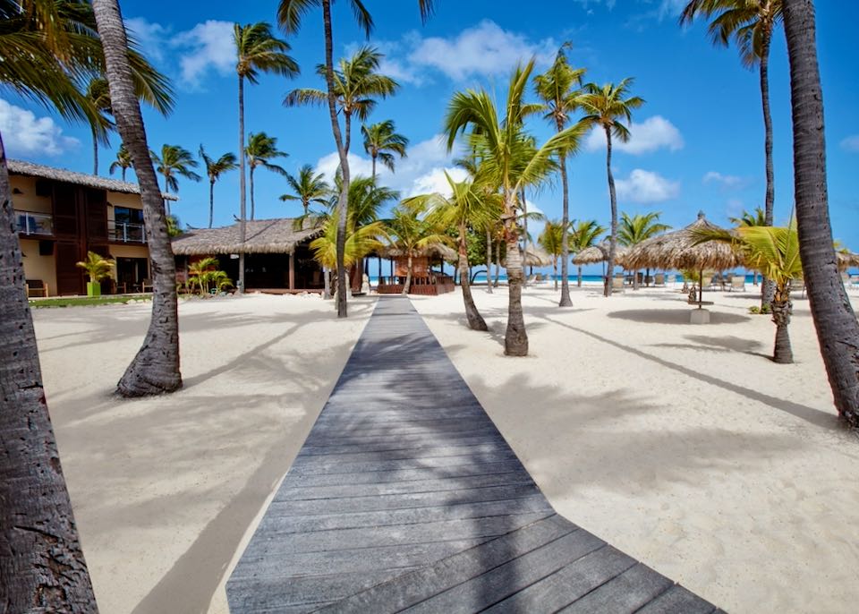 Best luxury beach resort in Aruba.