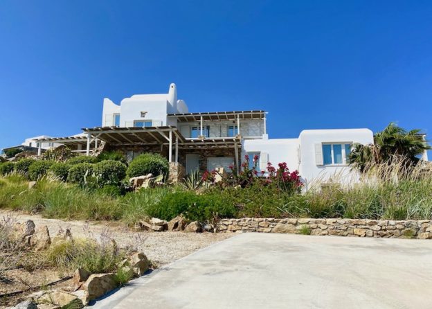 My Favorite Cheap Hotels In Mykonos