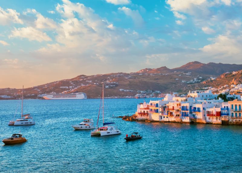 Sunset cruise boat tour in Mykonos.