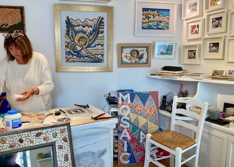 Mosaic workshop with Irine Syrianou in Mykonos Town