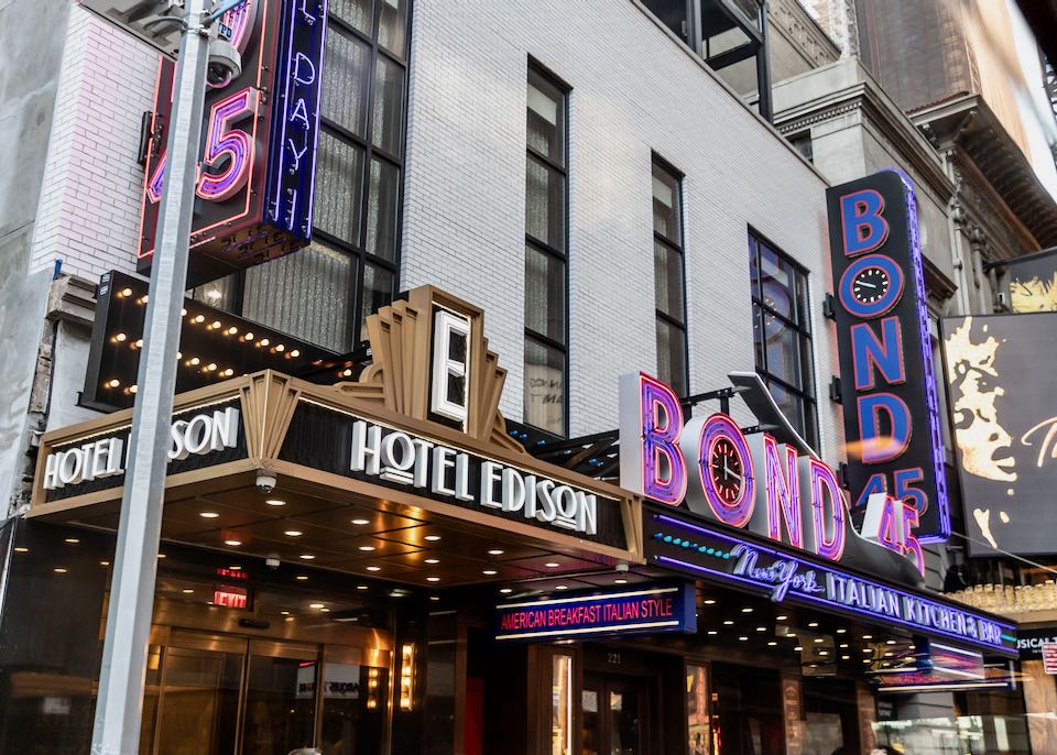 Good hotel for first-time visitors to Times Square, New York City.