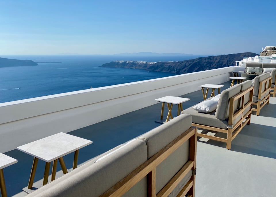 Best luxury hotel in Santorini.