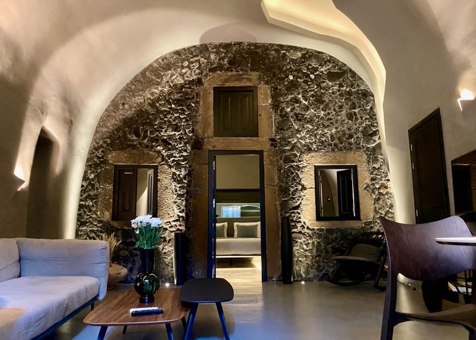 Luxury honeymoon hotel in Imerovigli, Santorini.