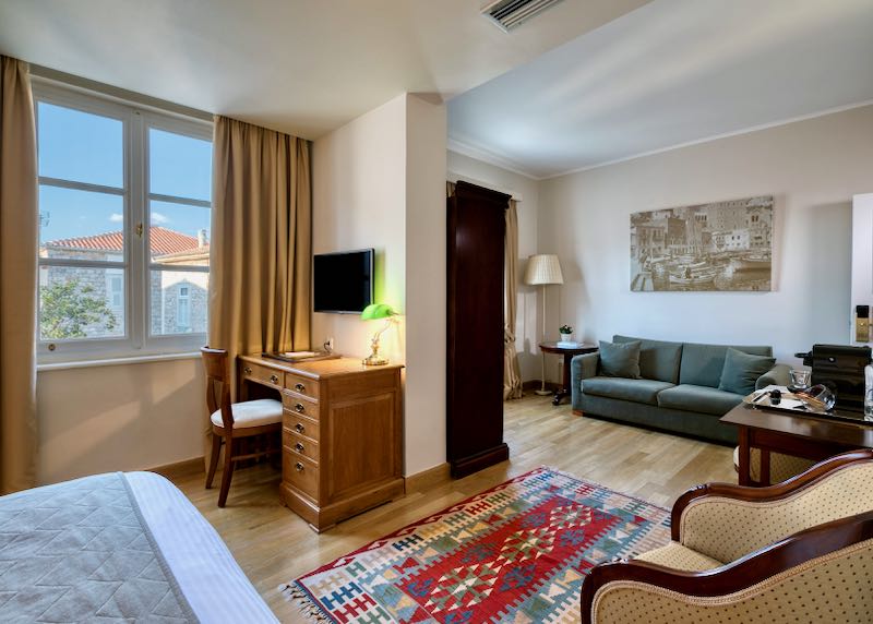 Hotel for families in Hydra.