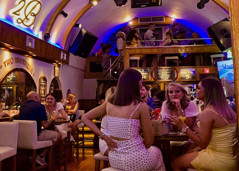 Top 10 Bars and Clubs in Santorini - Framey