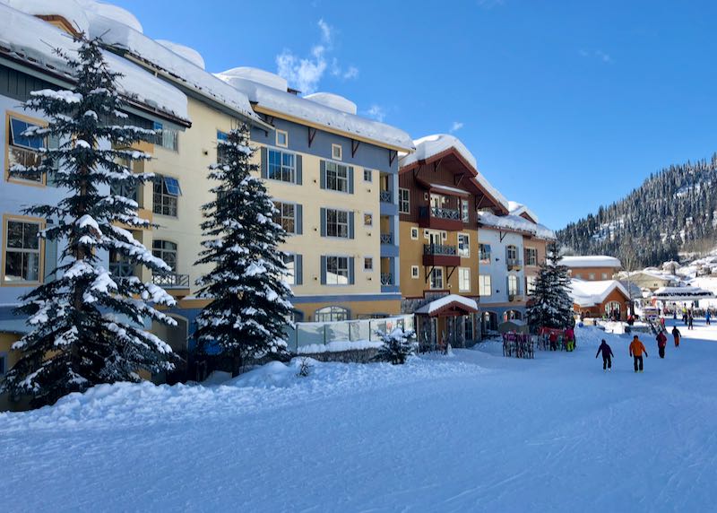 3-star hotel with ski-in ski-out access.