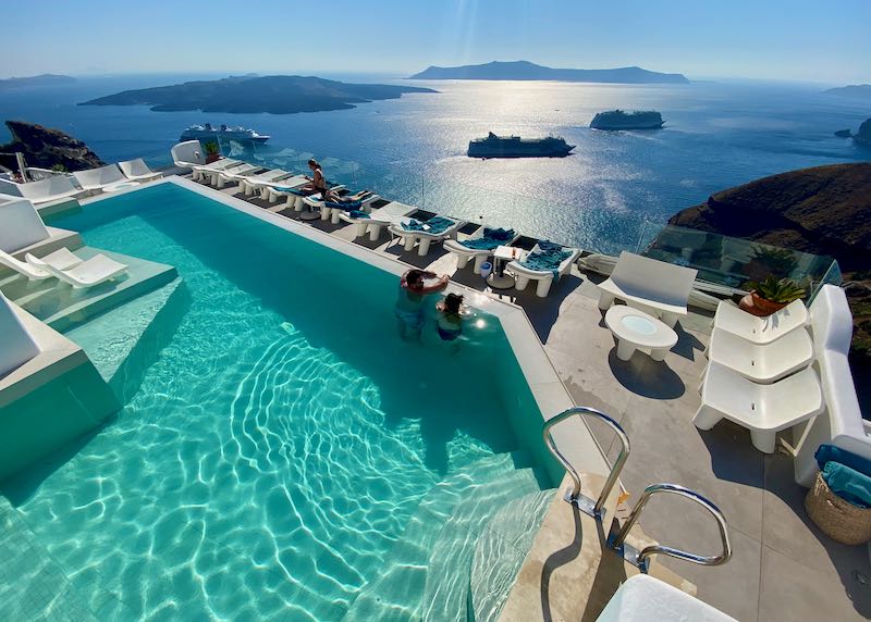 Where-to-stay and best-places guide to Santorini.
