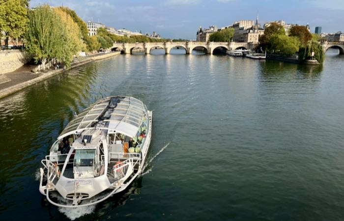 Boat tours in Paris.