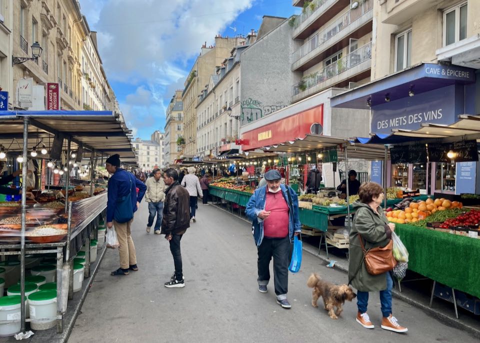 Outdoor market in Paris.