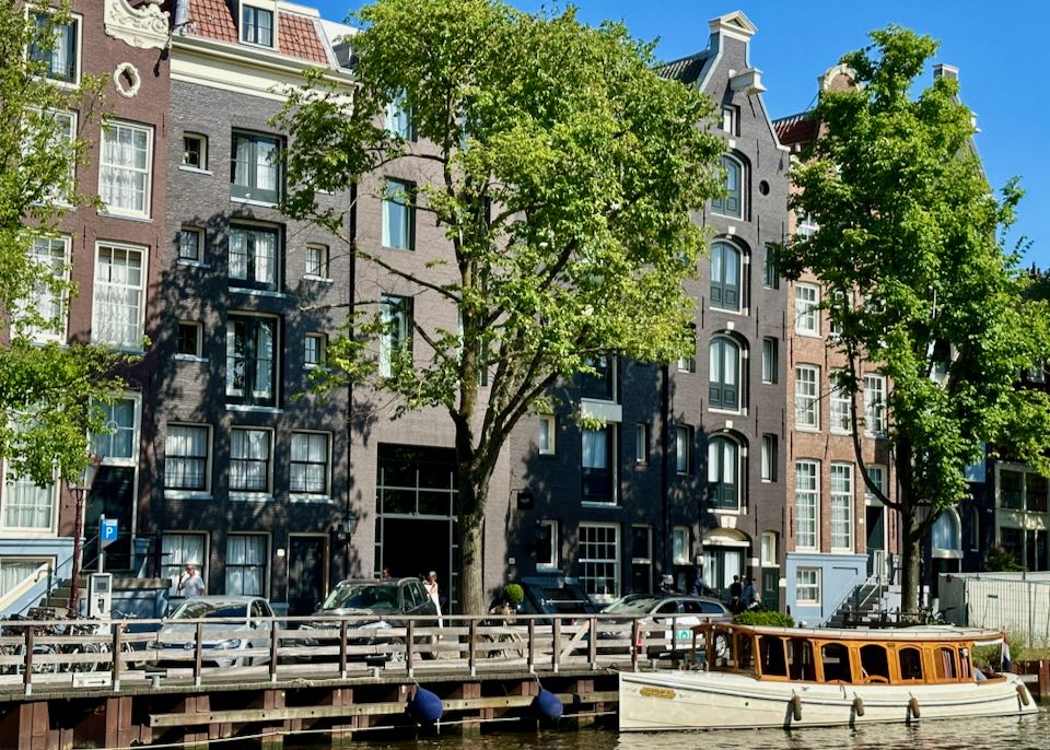 Where to stay on Amsterdam canals.
