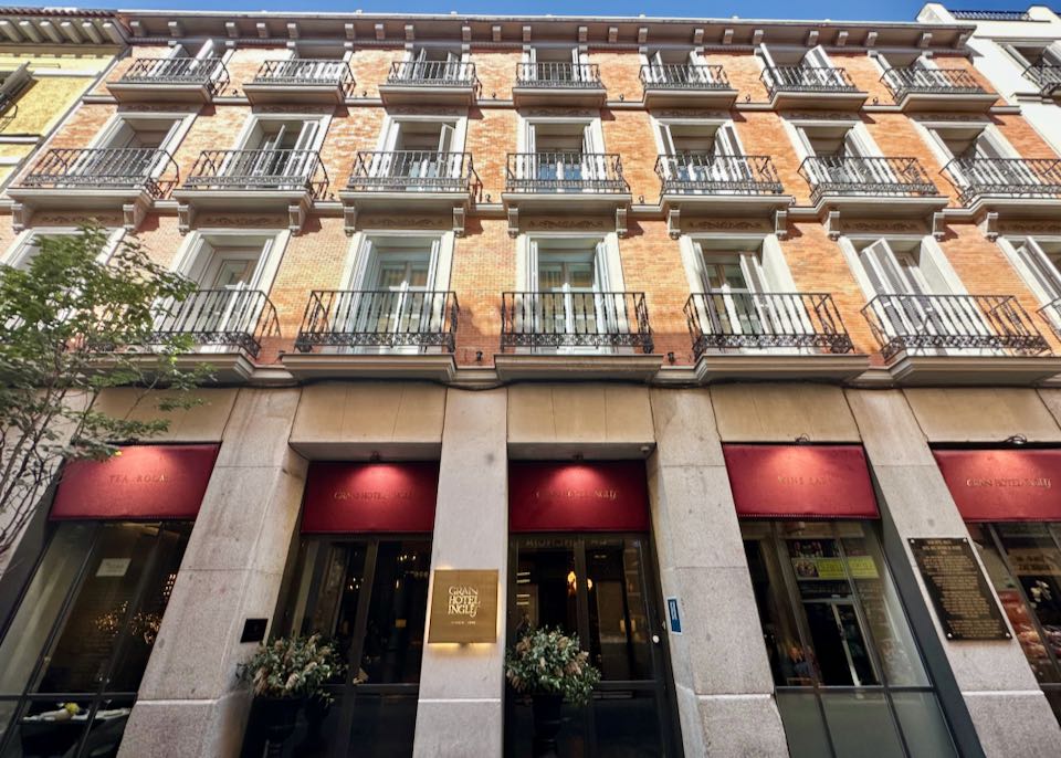 Luxury hotel in Madrid Centro.