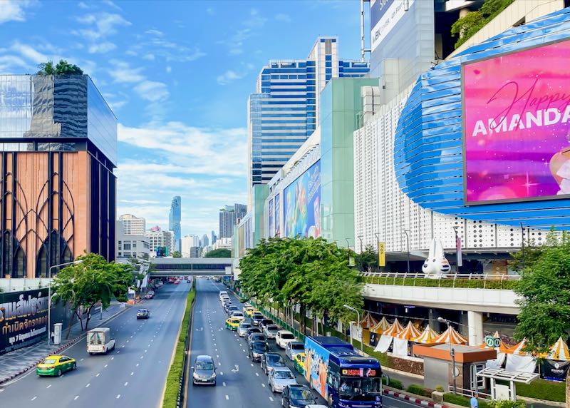 Bangkok hotel near shopping mall.