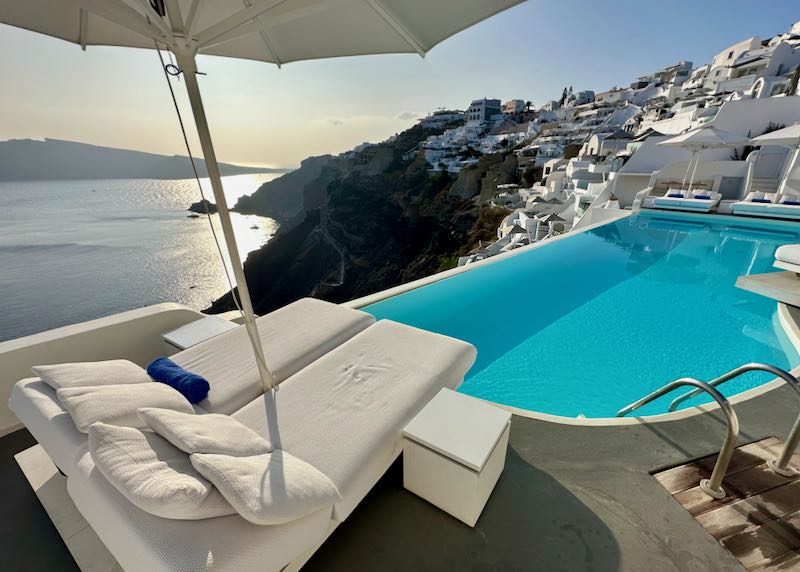 Best luxury hotel in Oia, Santorini.
