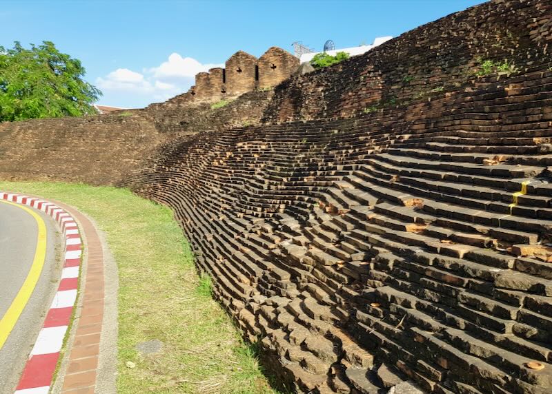 layers of ancient tan brink create a wall.