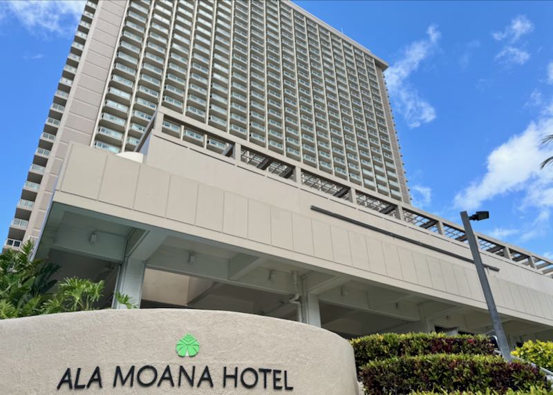 Honolulu hotel for couples.