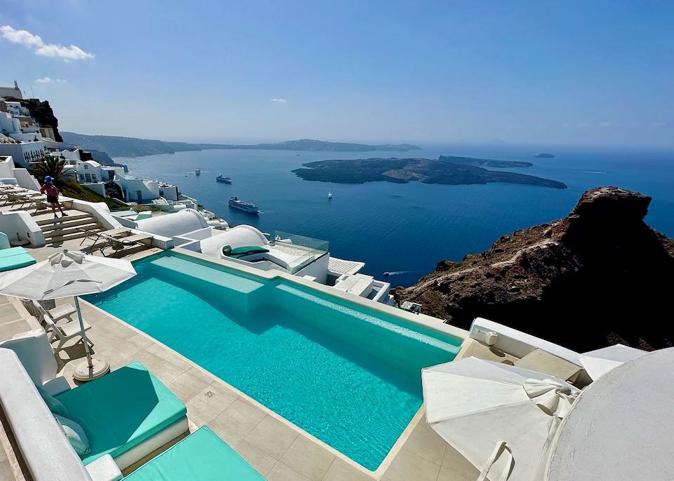 Hotel in Imerovigli, Santorini for first-timers.