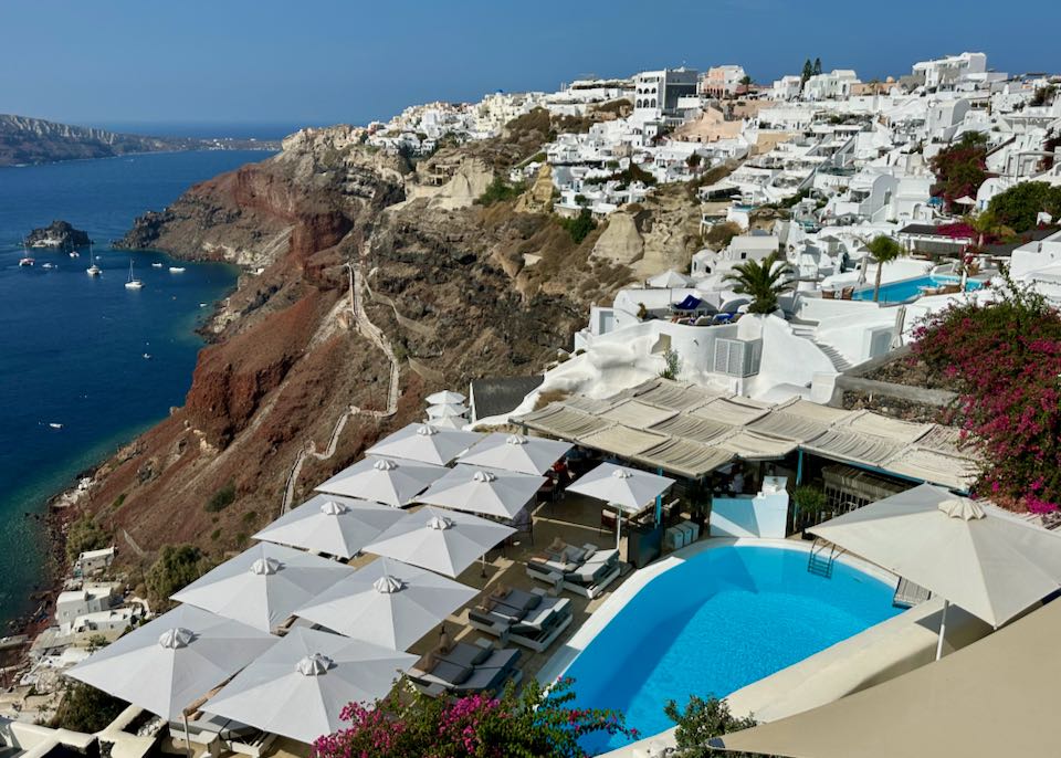 Best hotel in Oia, Santorini for first-timers.