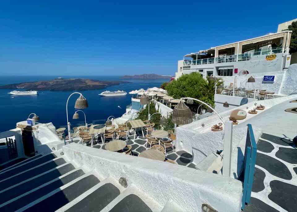 Restaurants in Fira.