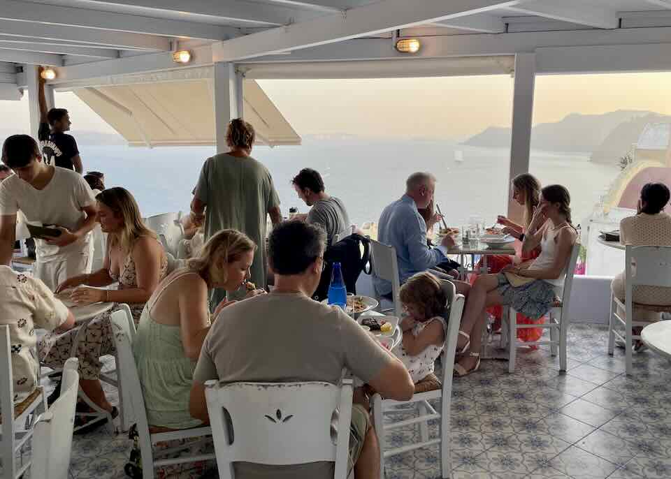 Restaurant in Oia with view.