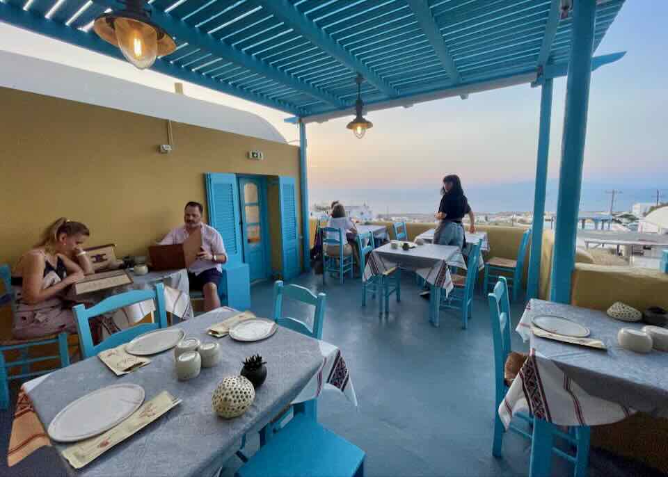 Good restaurant in Oia.