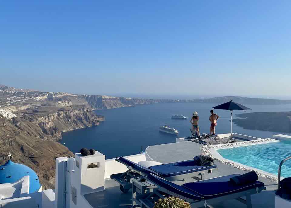 Hotel in Imerovigli with caldera view.